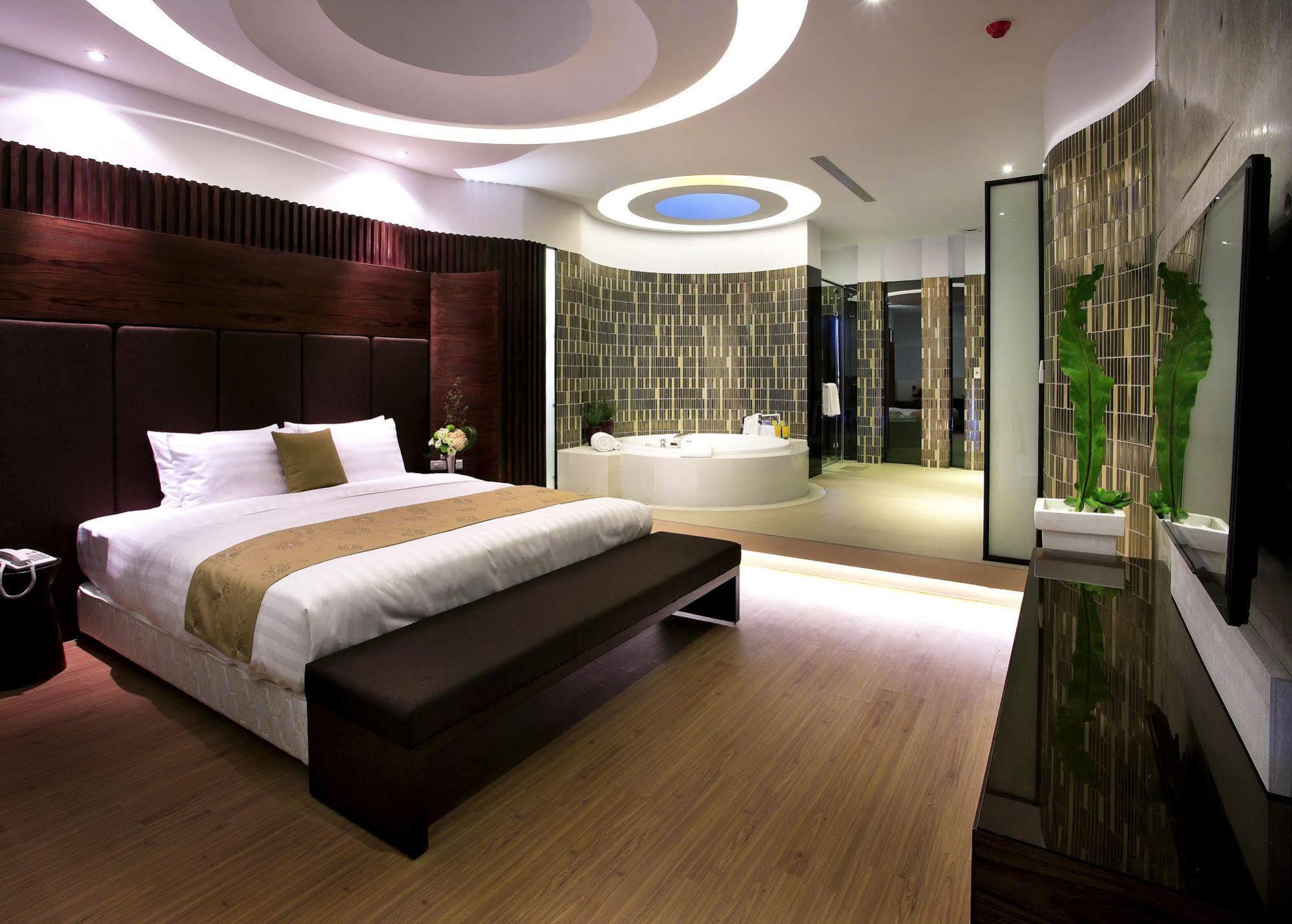 H Villa Inn Tainan Esterno foto