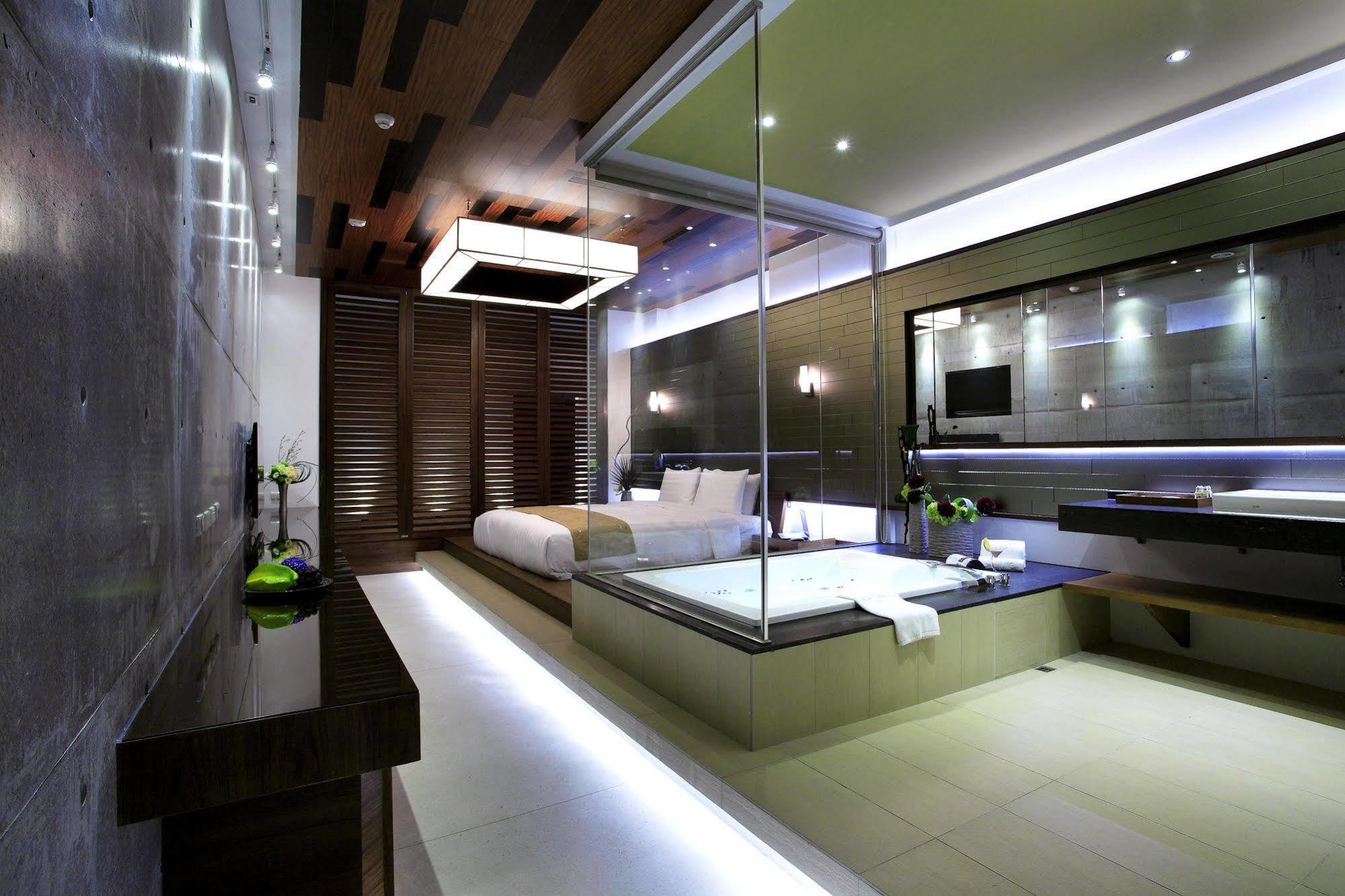 H Villa Inn Tainan Esterno foto