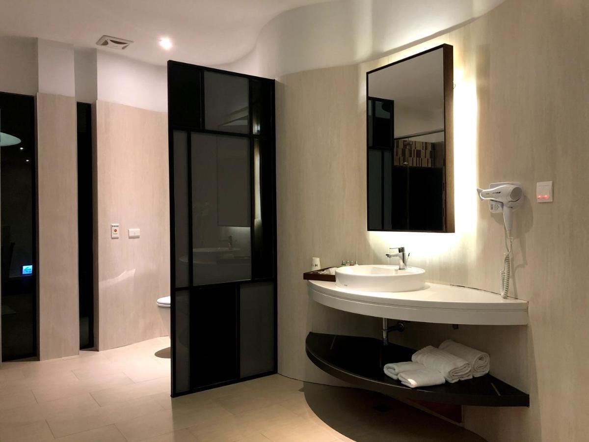 H Villa Inn Tainan Esterno foto